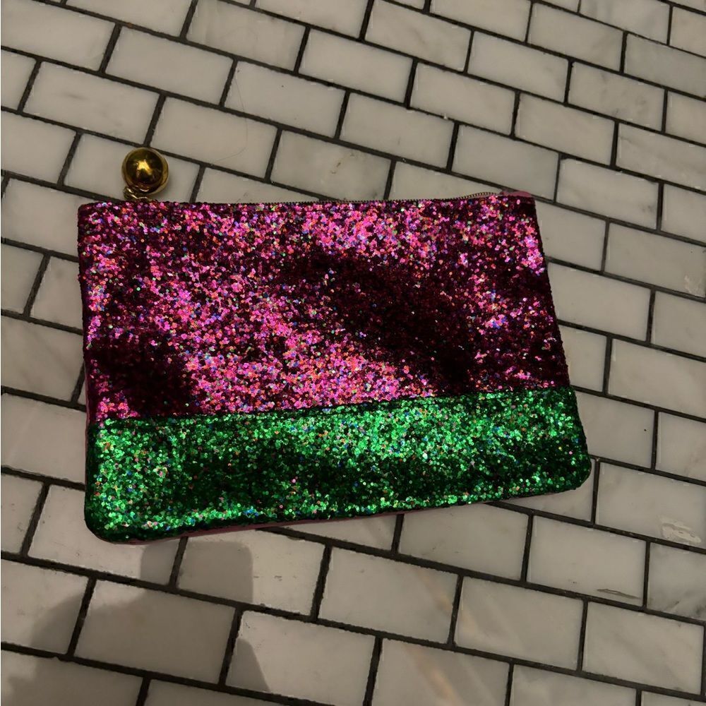 Ipsy glam bag with 5 mystery products! Many bags available! Bundle and save!